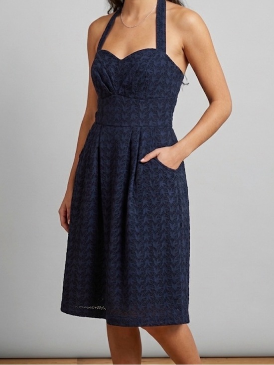 Girls From Savoy Dresses & Skirts - Anthropologie Girls From Savoy Blue Eyelet Swallow Print Halter Dress Size 10